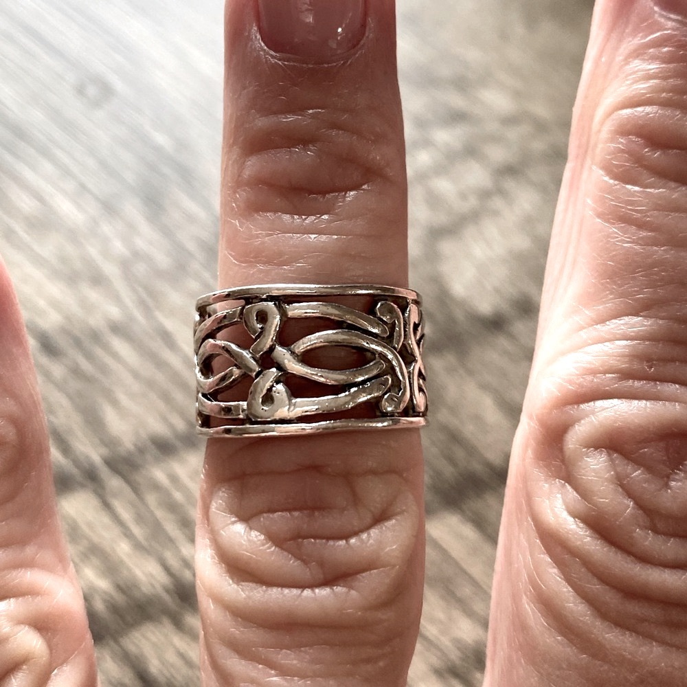Vintage sterling silver band size 5.5
